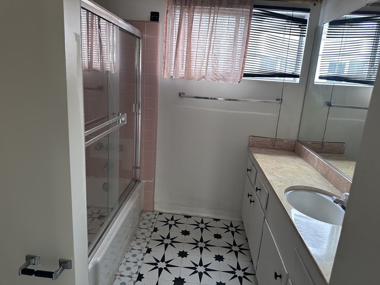 4315 Troost Ave #6 - Photo 6 of 6