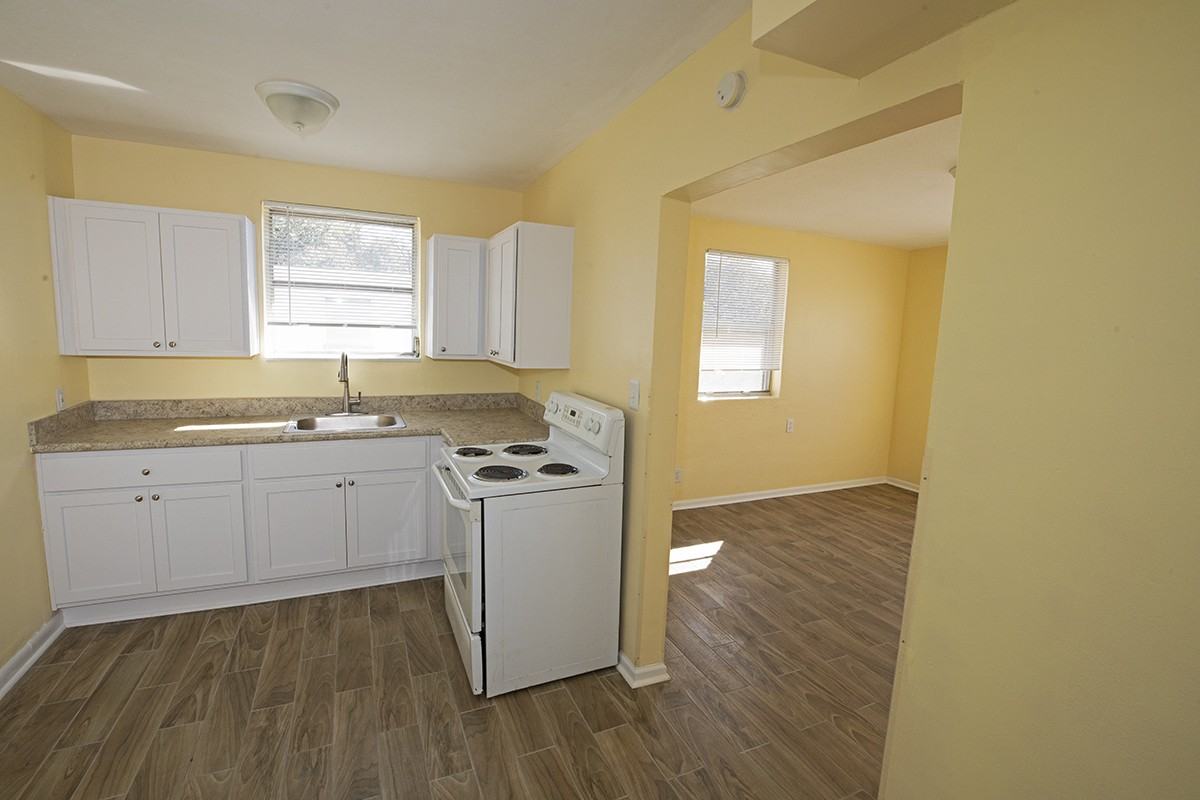 849 W 30th St #3 - Photo 7 of 10