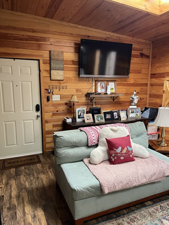 481 Ivey Rd #1 - Photo 4 of 12