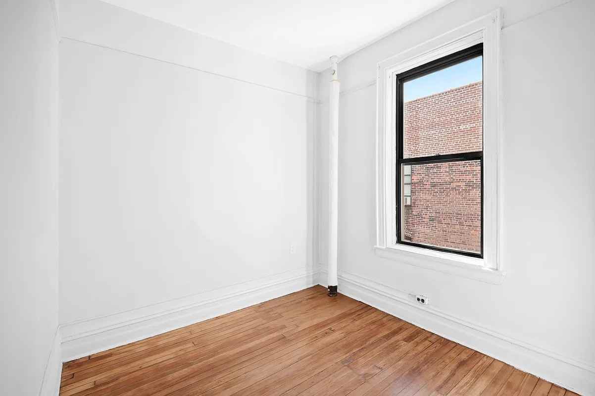 509 W 122nd St #28 - Photo 4 of 9