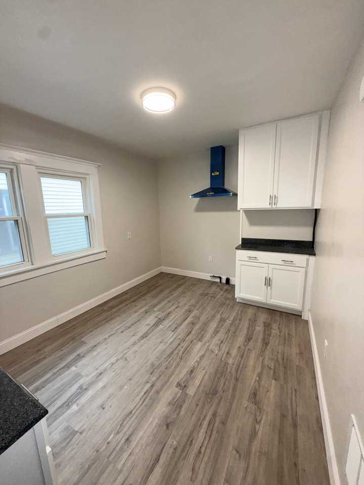 61 Courtland Ave - Photo 5 of 9