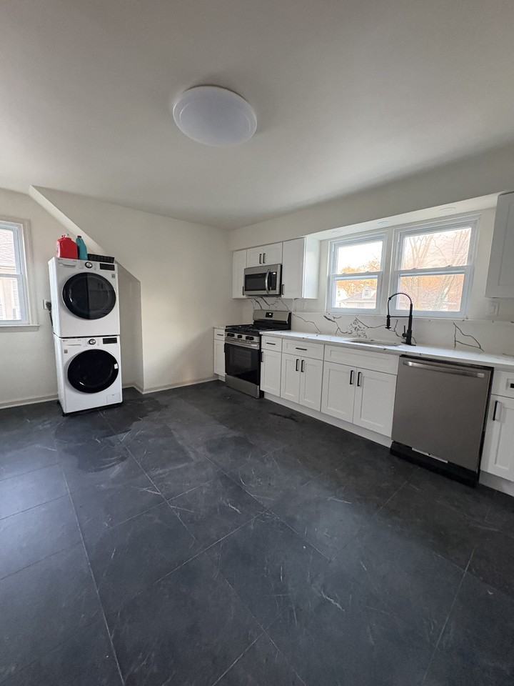 16 Yonkers Ave #2 - Photo 2 of 8