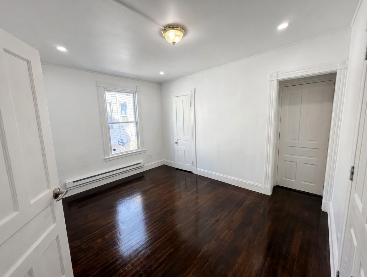 205 Cooke St #1 - Photo 2 of 4