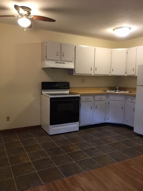 134 Flintridge Dr #8 - Photo 2 of 11