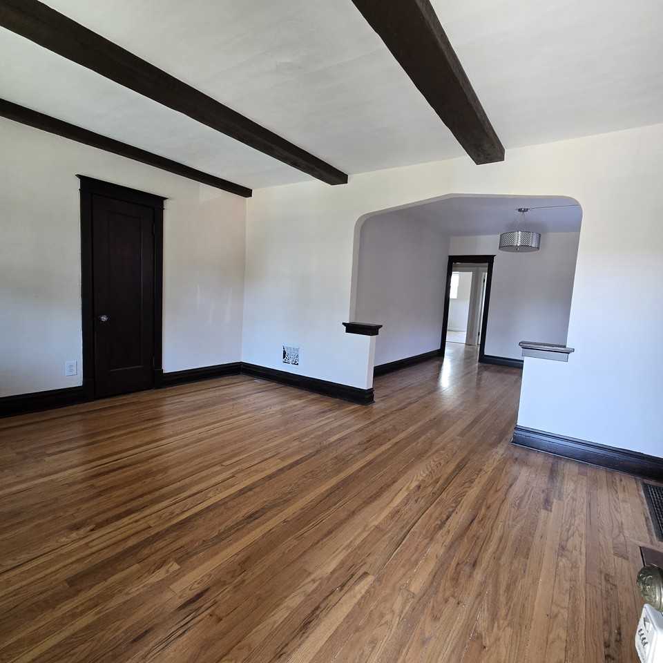 5127 Goethe Ave #1st - Photo 4 of 21