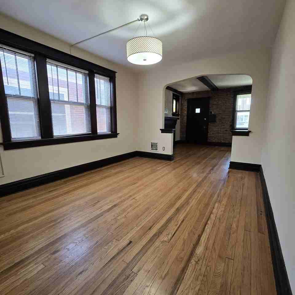 5127 Goethe Ave #1st - Photo 5 of 21
