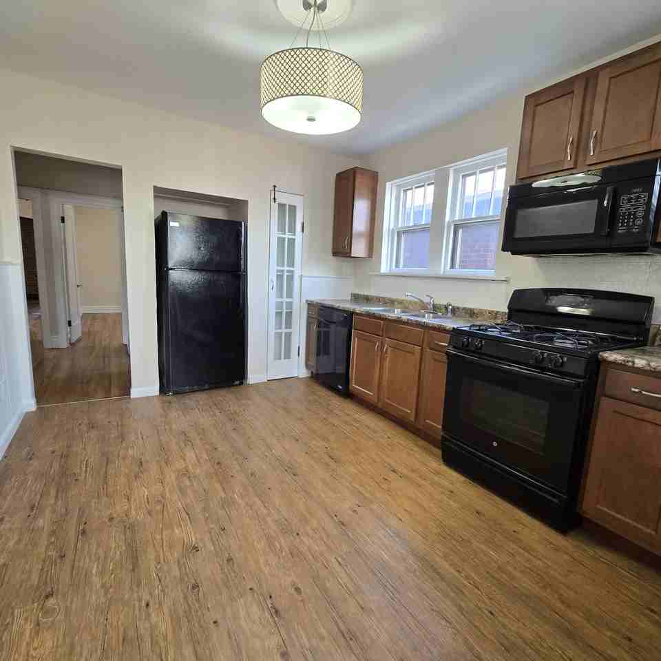 5127 Goethe Ave #1st - Photo 7 of 21