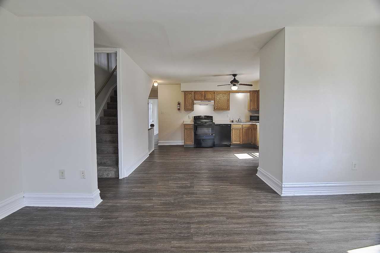 431 W 2nd St #2 - Photo 6 of 16