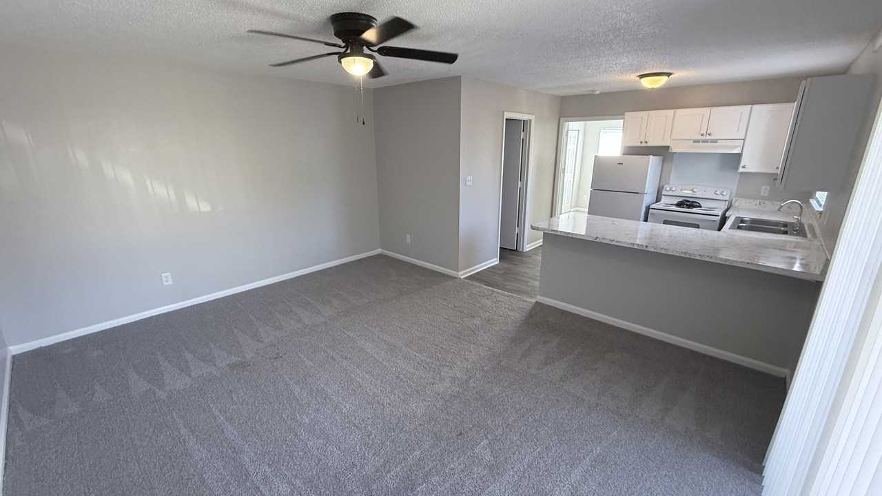 Nottingham Apartments - Photo 5 of 28