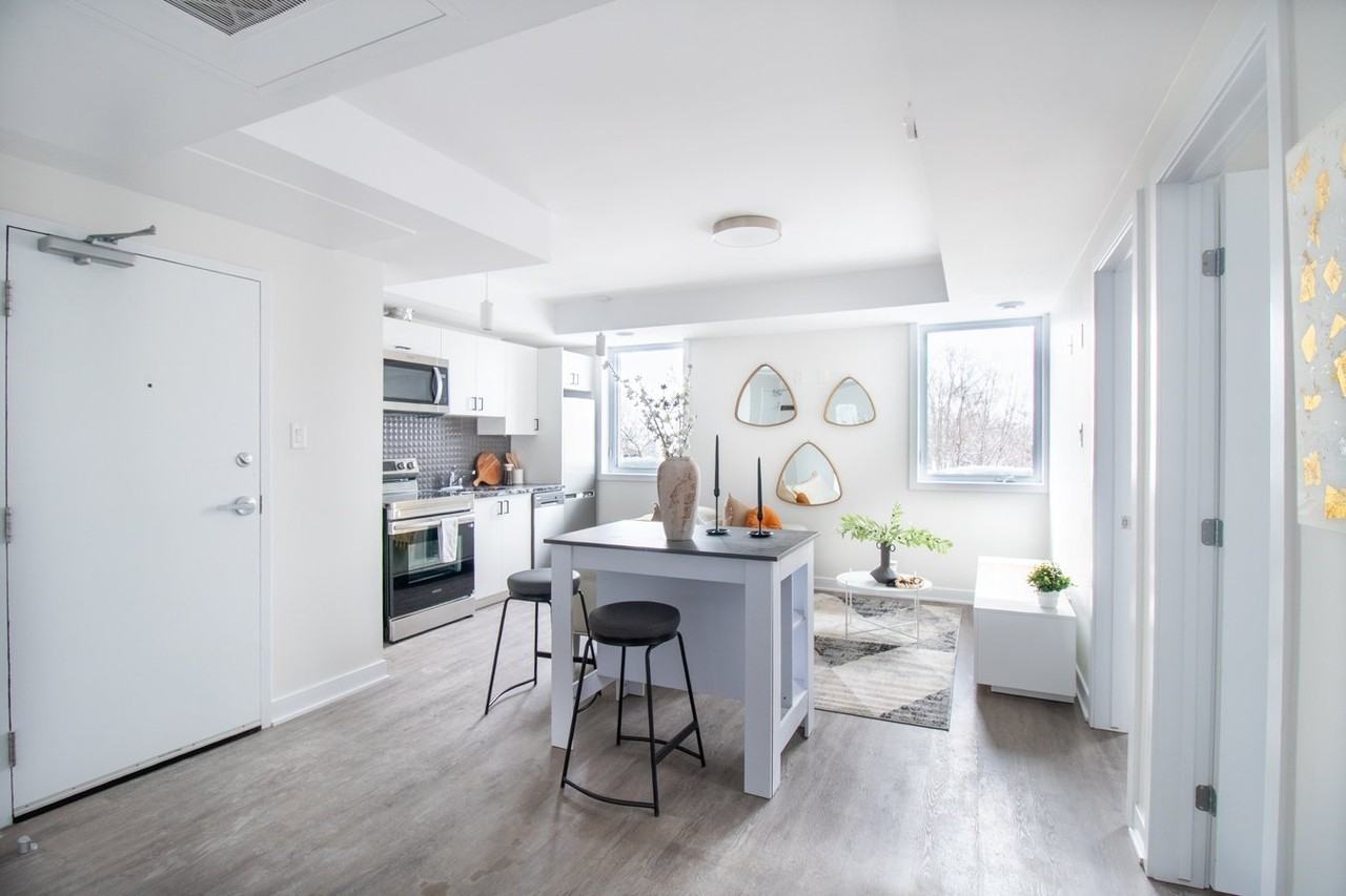 994 Bronson Ave - Photo 2 of 28