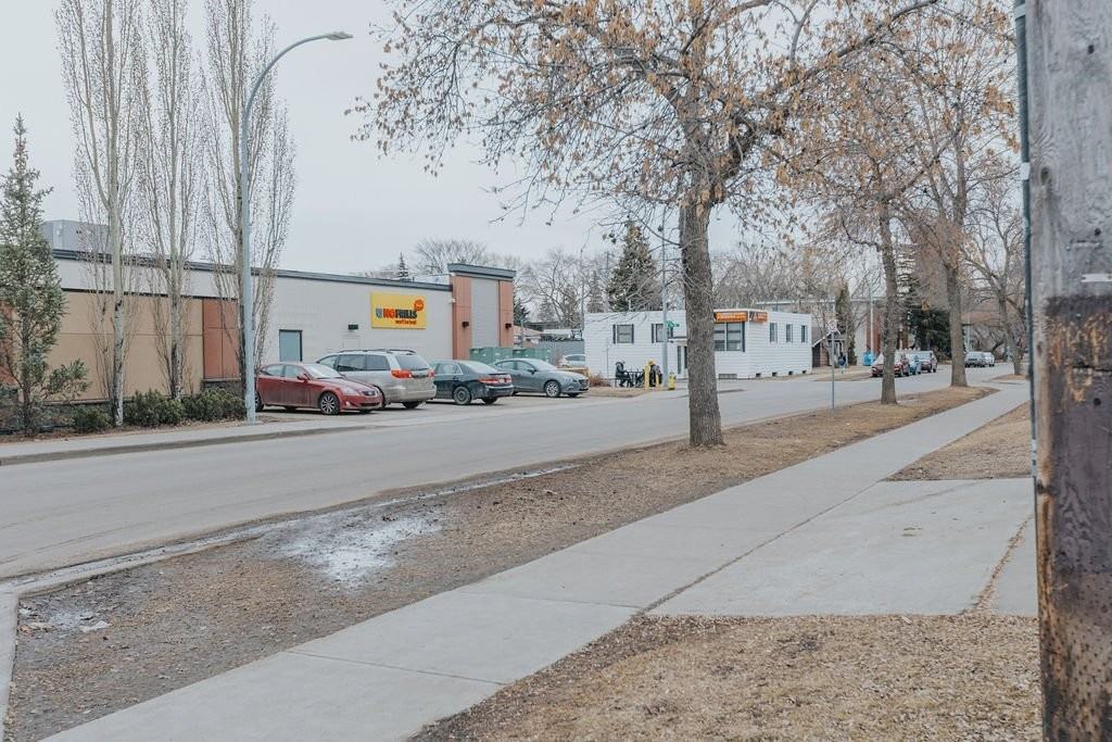 10525 80 Ave Nw - Photo 5 of 50