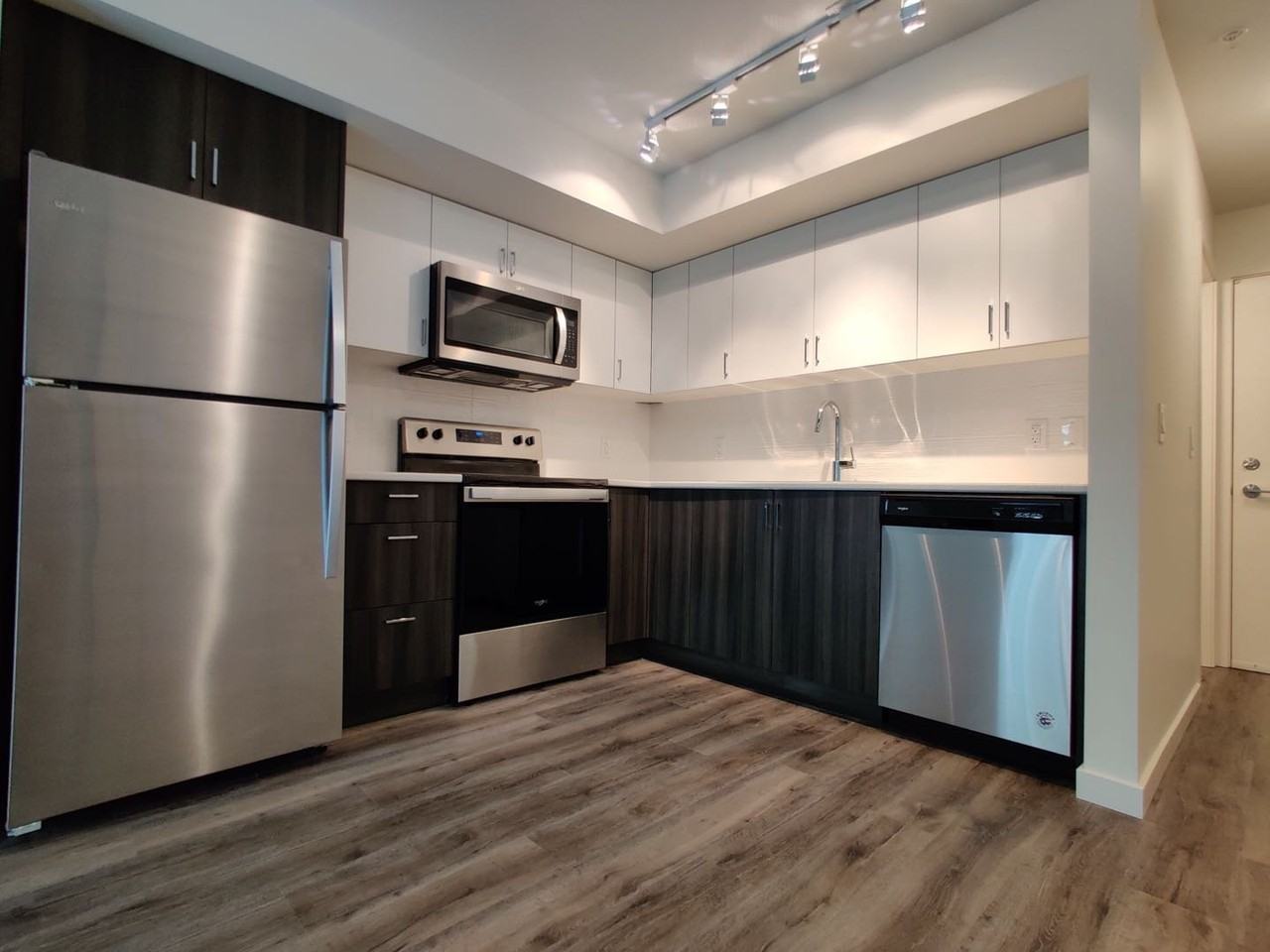 625 Academy Way - Photo 7 of 13