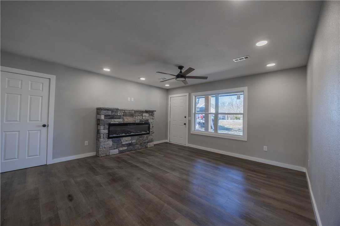 17 Dillow Dr - Photo 5 of 31