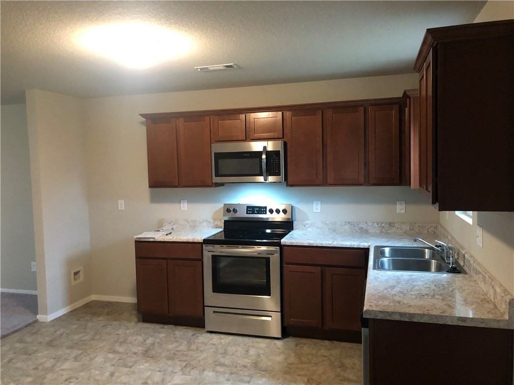 1906 E C Street - Photo 4 of 13