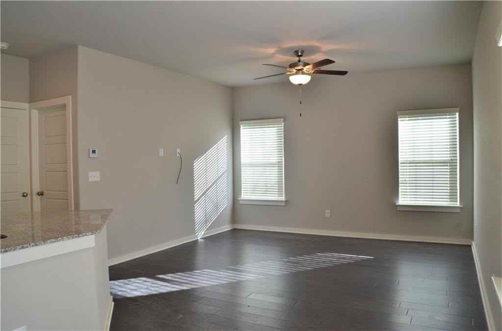 2405 Sw Arbor Rd - Photo 4 of 16