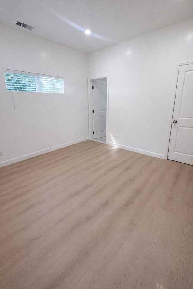 9150 Columbus Ave - Photo 7 of 17