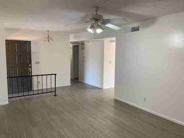 6731 N 65th Ave - Photo 4 of 15