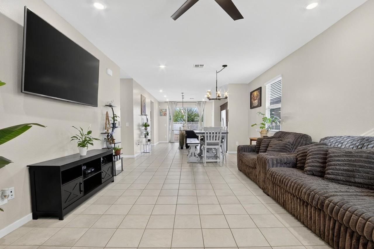 19090 N Silver Dog Way - Photo 6 of 24