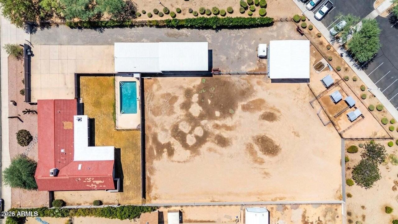 13036 N 36th St - Photo 6 of 24