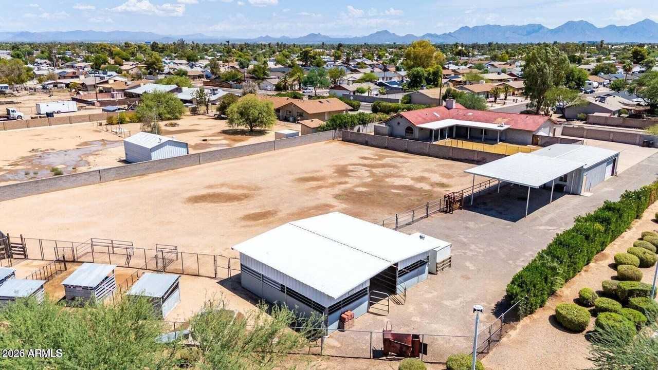 13036 N 36th St - Photo 7 of 24