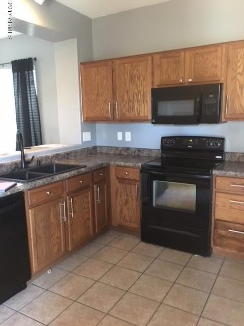 1956 S Falcon Dr - Photo 2 of 10