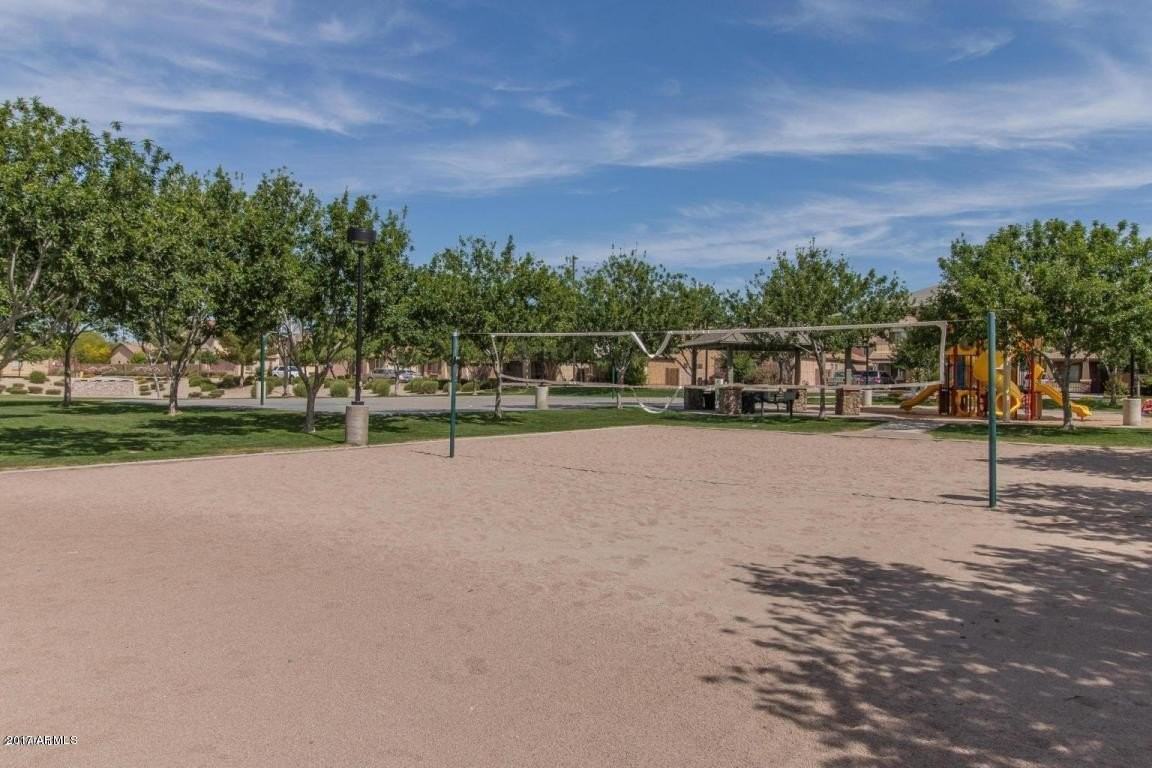 1956 S Falcon Dr - Photo 4 of 10