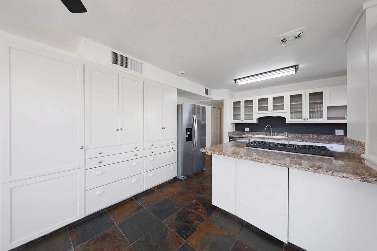 7031 E Loma Land Dr - Photo 7 of 27