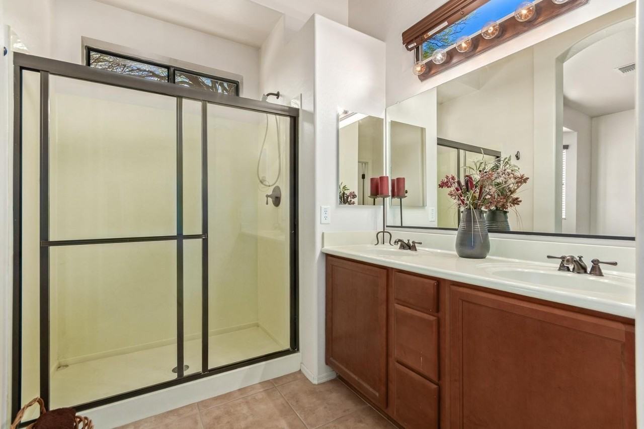 6850 E Pearl St - Photo 5 of 30