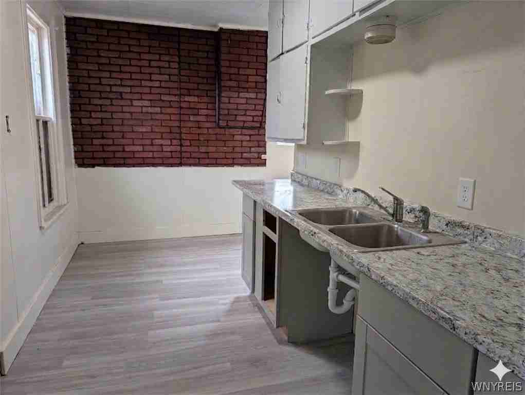 616 7th St - Photo 5 of 13