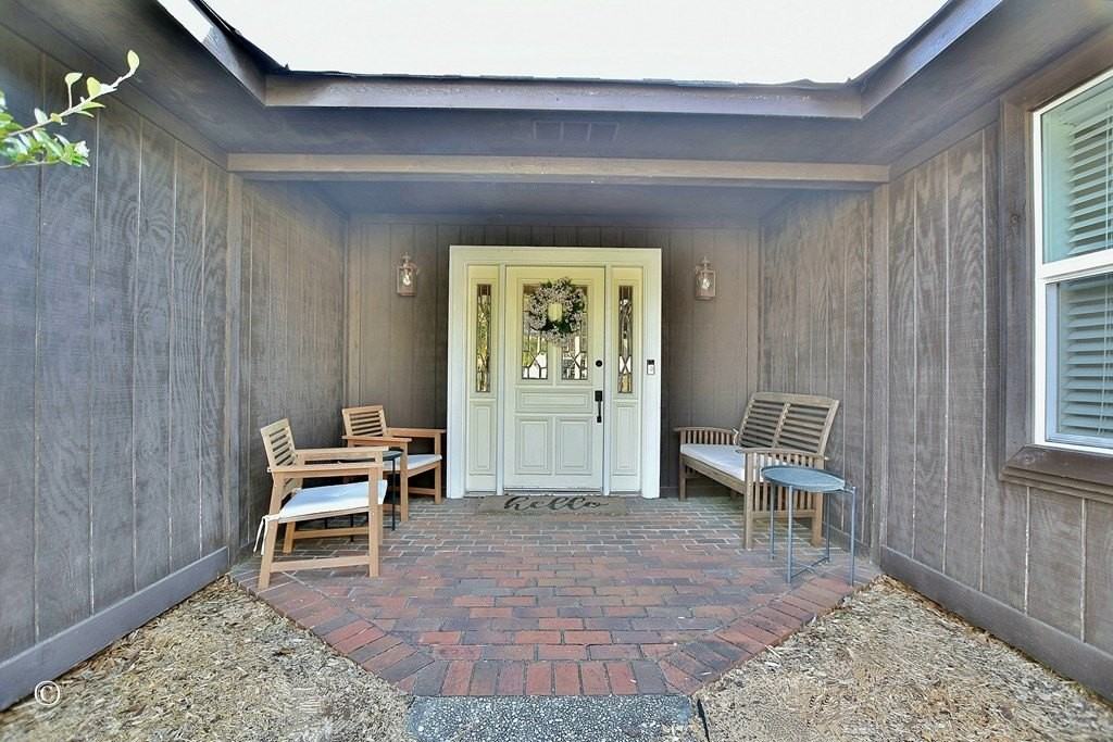 4404 Bridgewater Dr - Photo 2 of 21