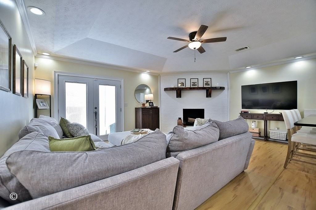 4404 Bridgewater Dr - Photo 5 of 21