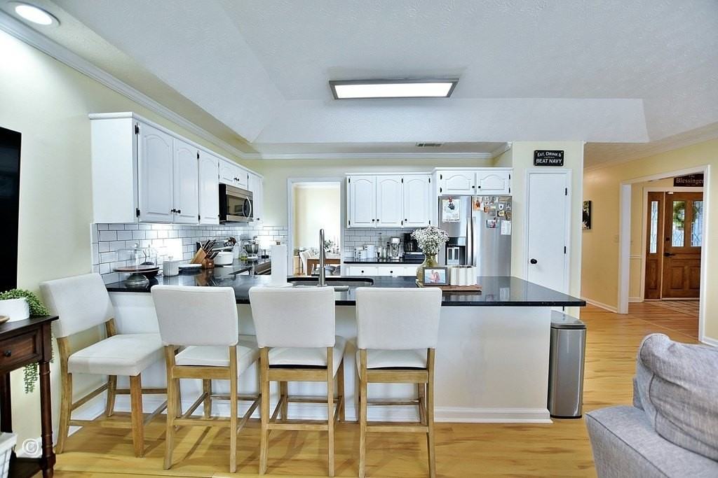 4404 Bridgewater Dr - Photo 6 of 21