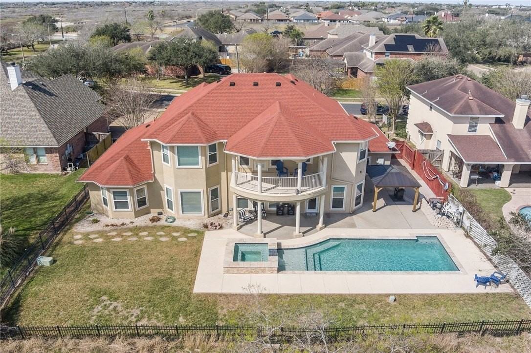 7842 Beauvais Dr - Photo 2 of 38