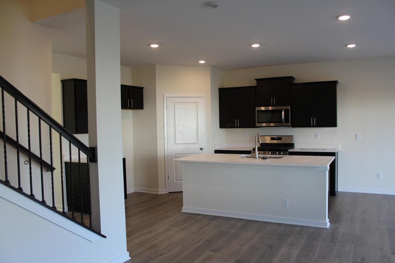 448 Park Vista Dr - Photo 4 of 15