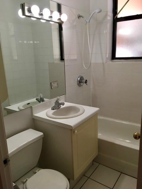 917 W Dakin St #110 - Photo 6 of 7