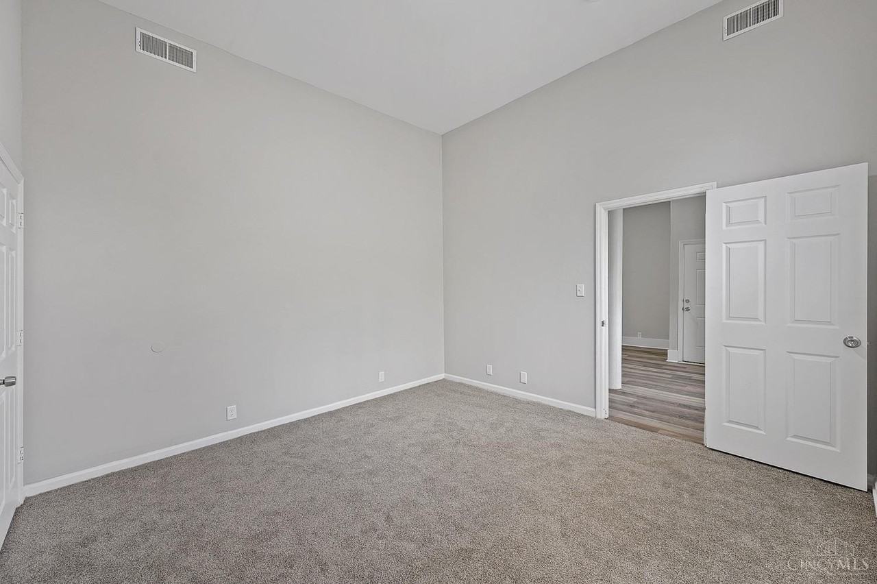 2906 Alms Pl #4 - Photo 4 of 15