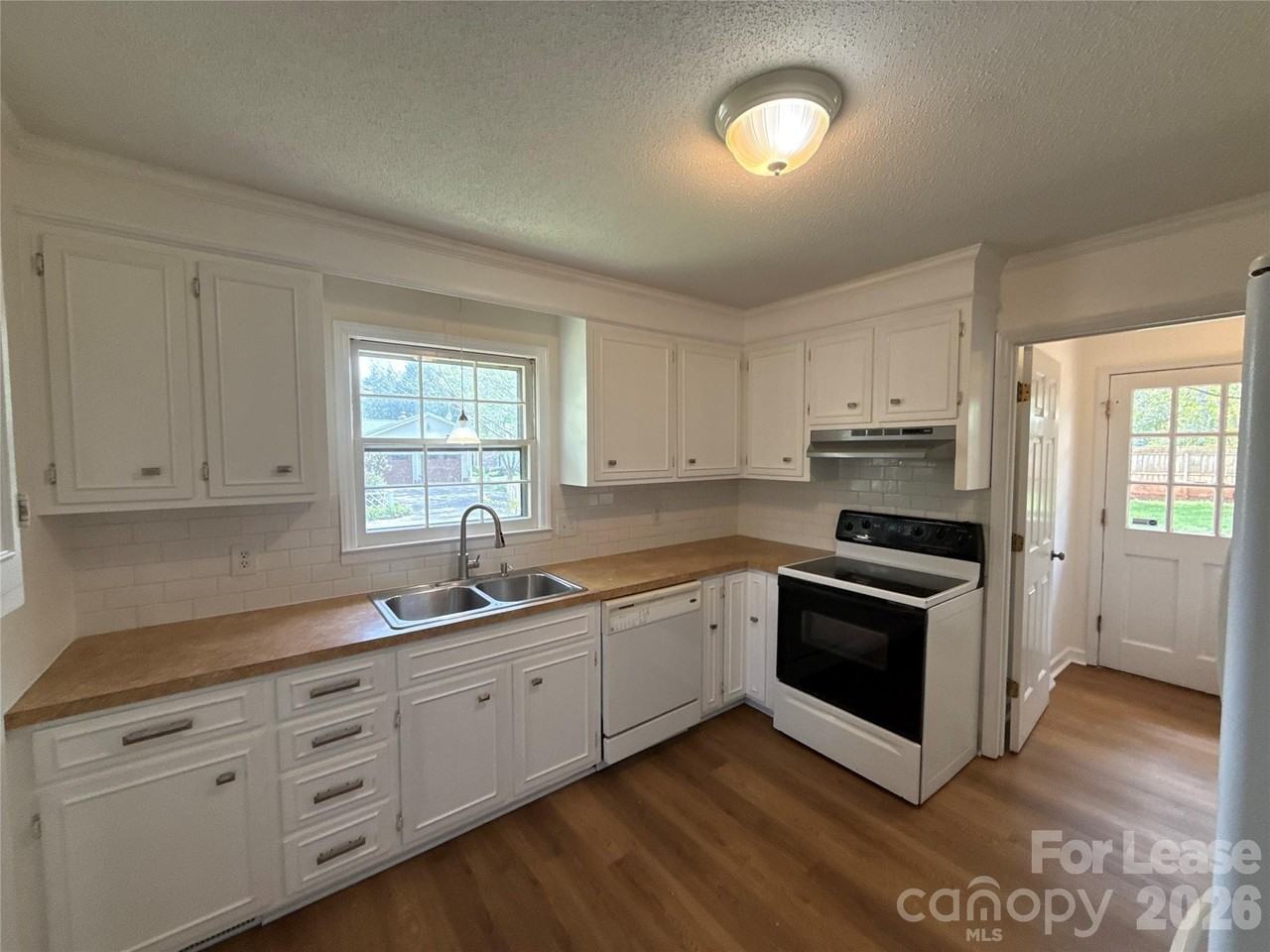 1150 Cameo Ct - Photo 5 of 15