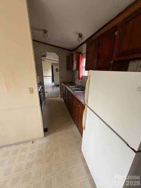 218 Hawkins Dr W - Photo 4 of 5