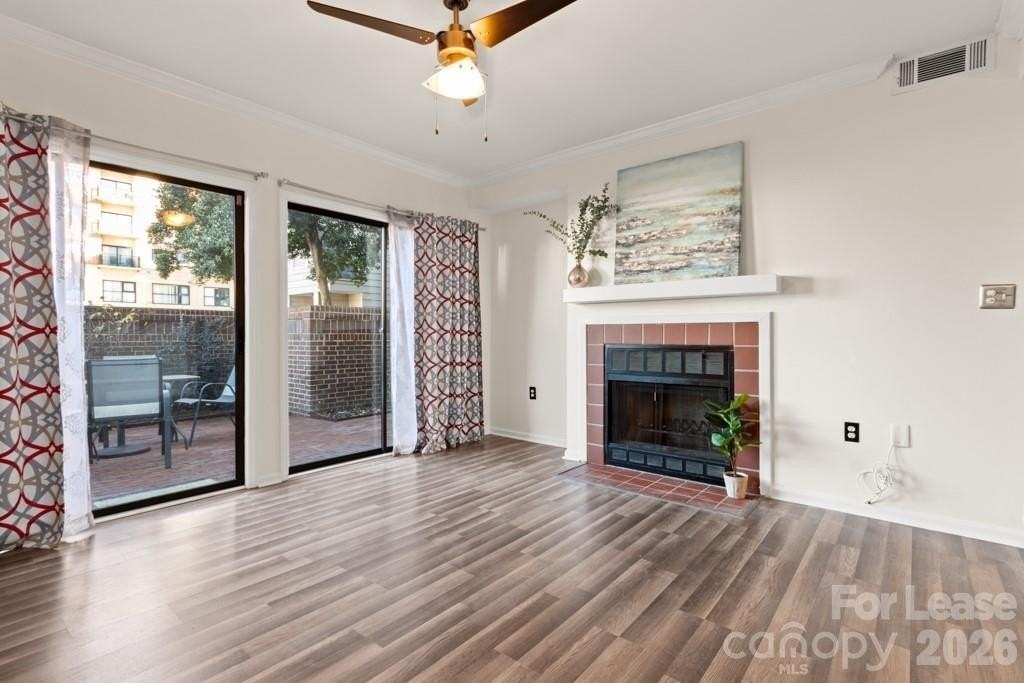 212 W 10th St #4 - Photo 3 of 14