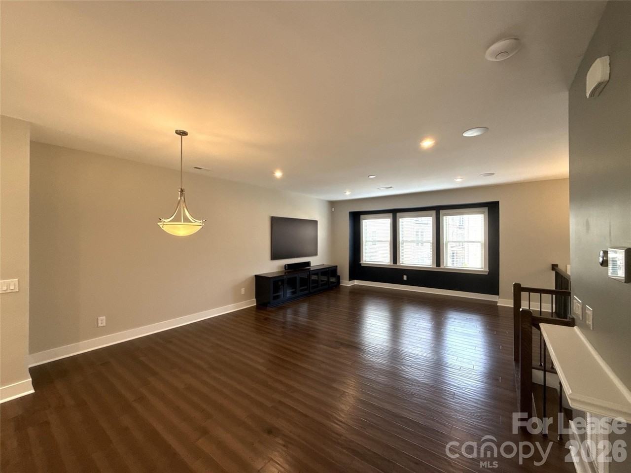 17023 Soho Dr - Photo 2 of 47