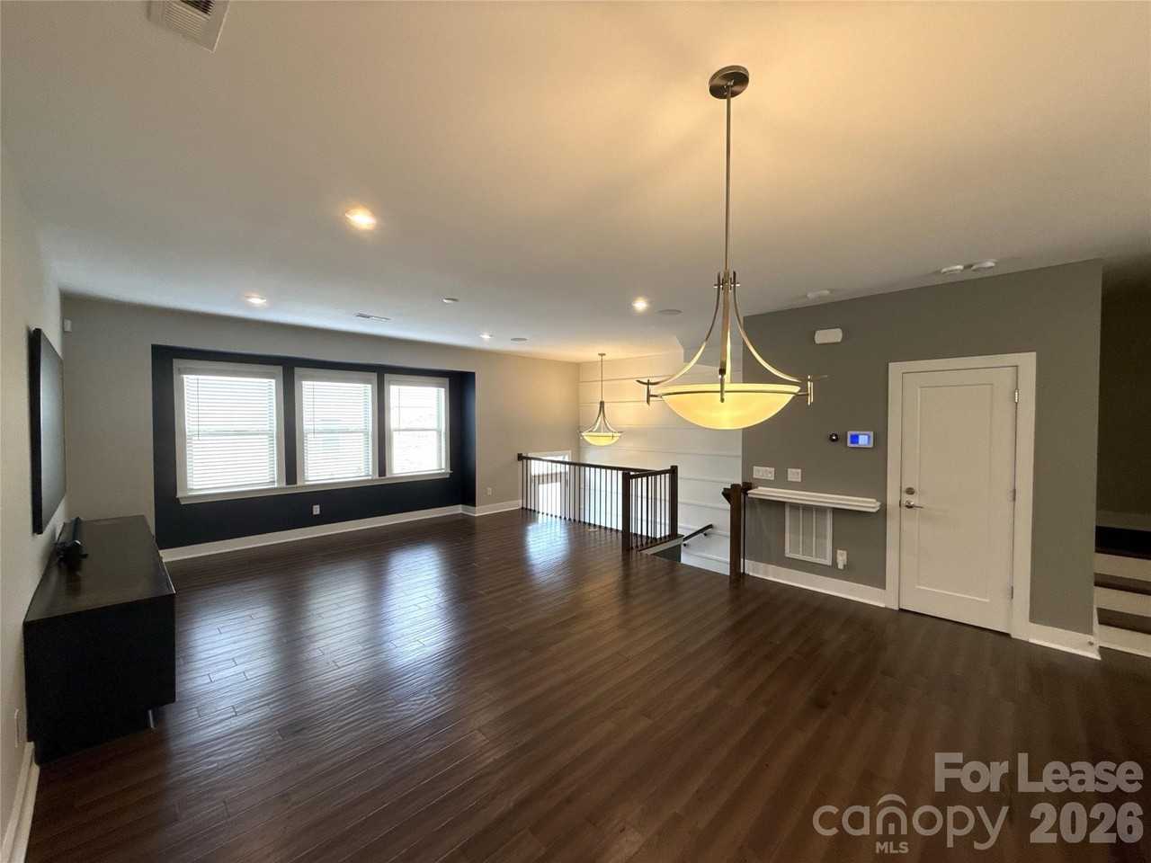 17023 Soho Dr - Photo 3 of 47