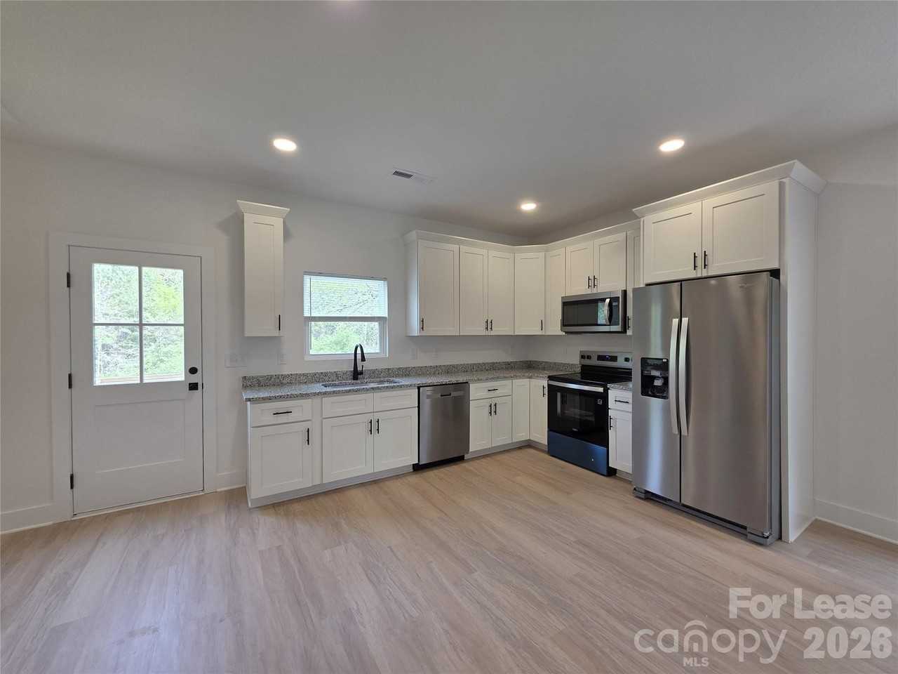 1028 Patton Ave - Photo 3 of 12