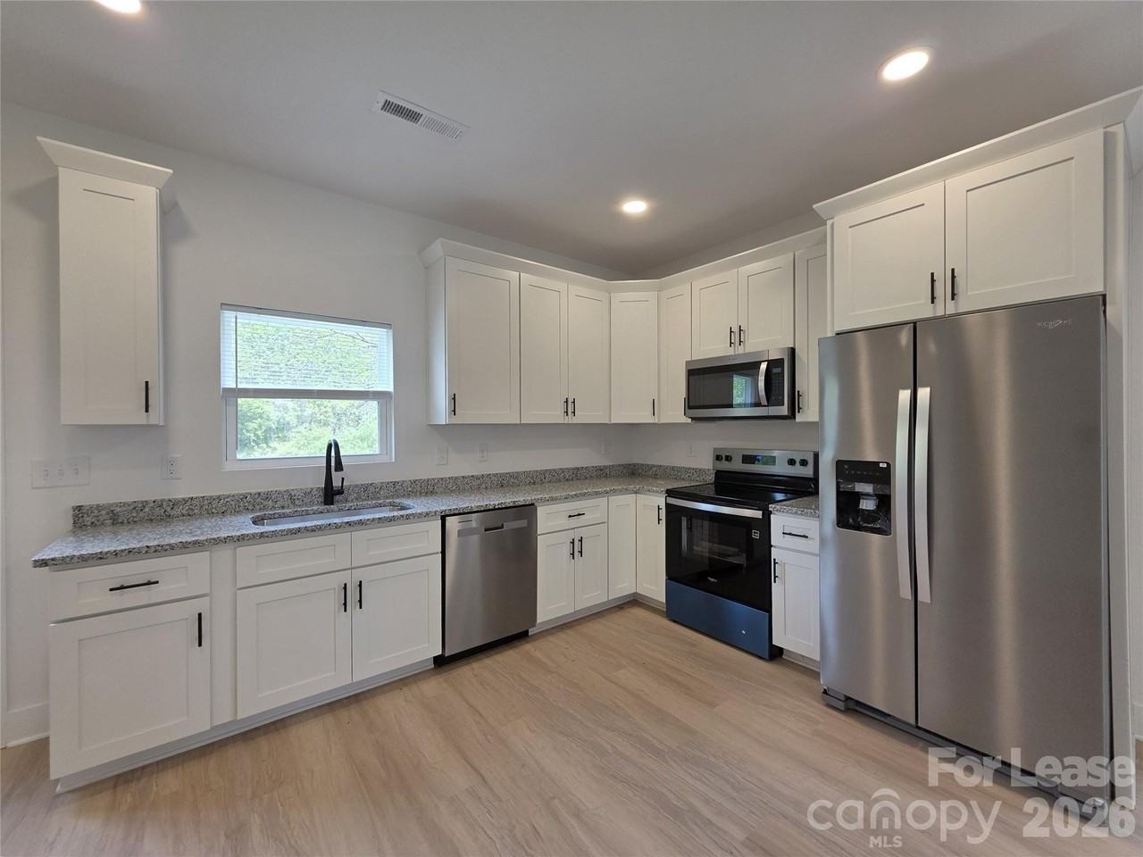 1028 Patton Ave - Photo 4 of 12