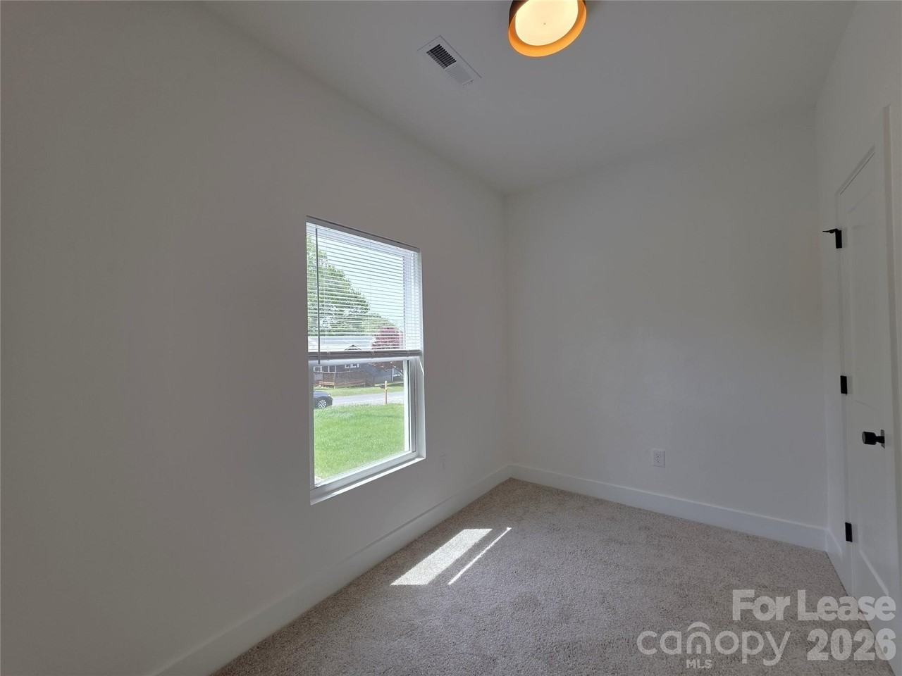 1028 Patton Ave - Photo 5 of 12