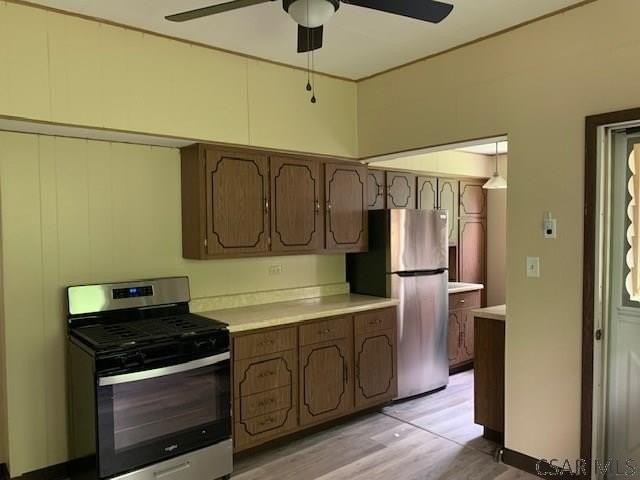 459 Stone St - Photo 4 of 10