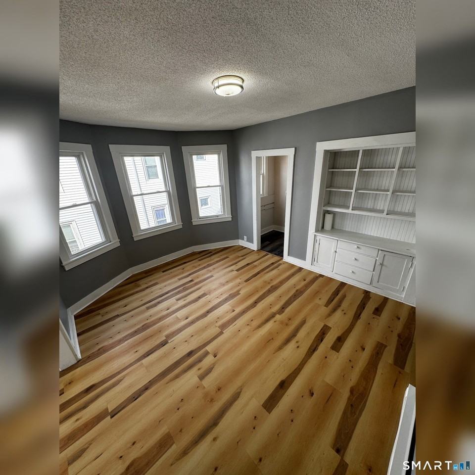182 West St - Photo 4 of 18