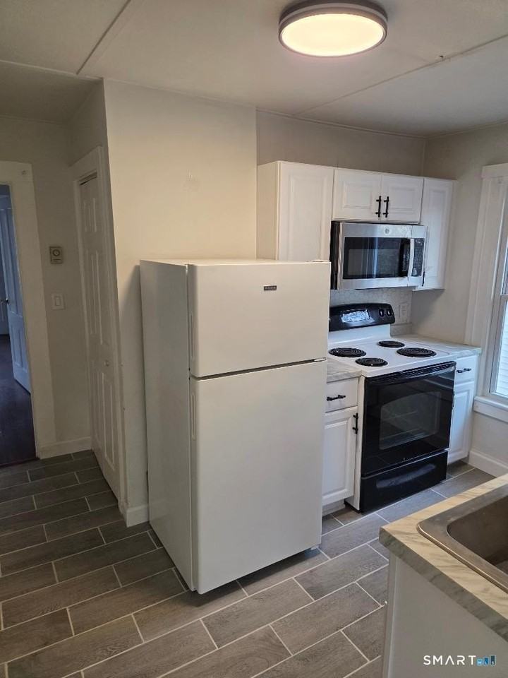 72 Walnut St - Photo 5 of 19