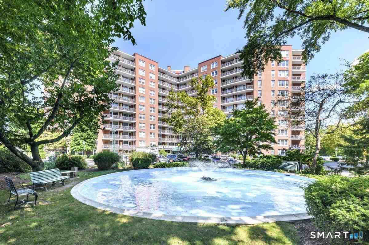 91 Strawberry Hill Ave #1133