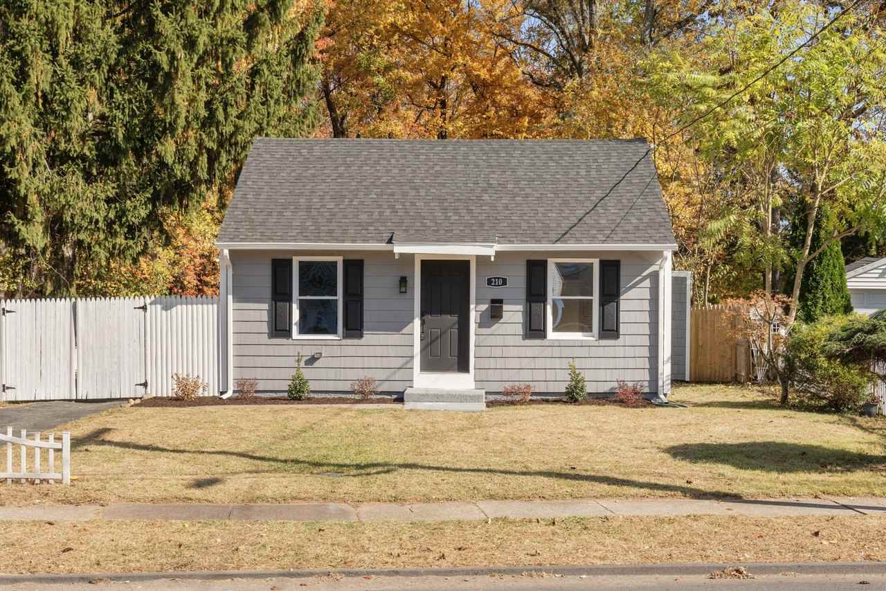 210 Handel Rd - Photo 2 of 23