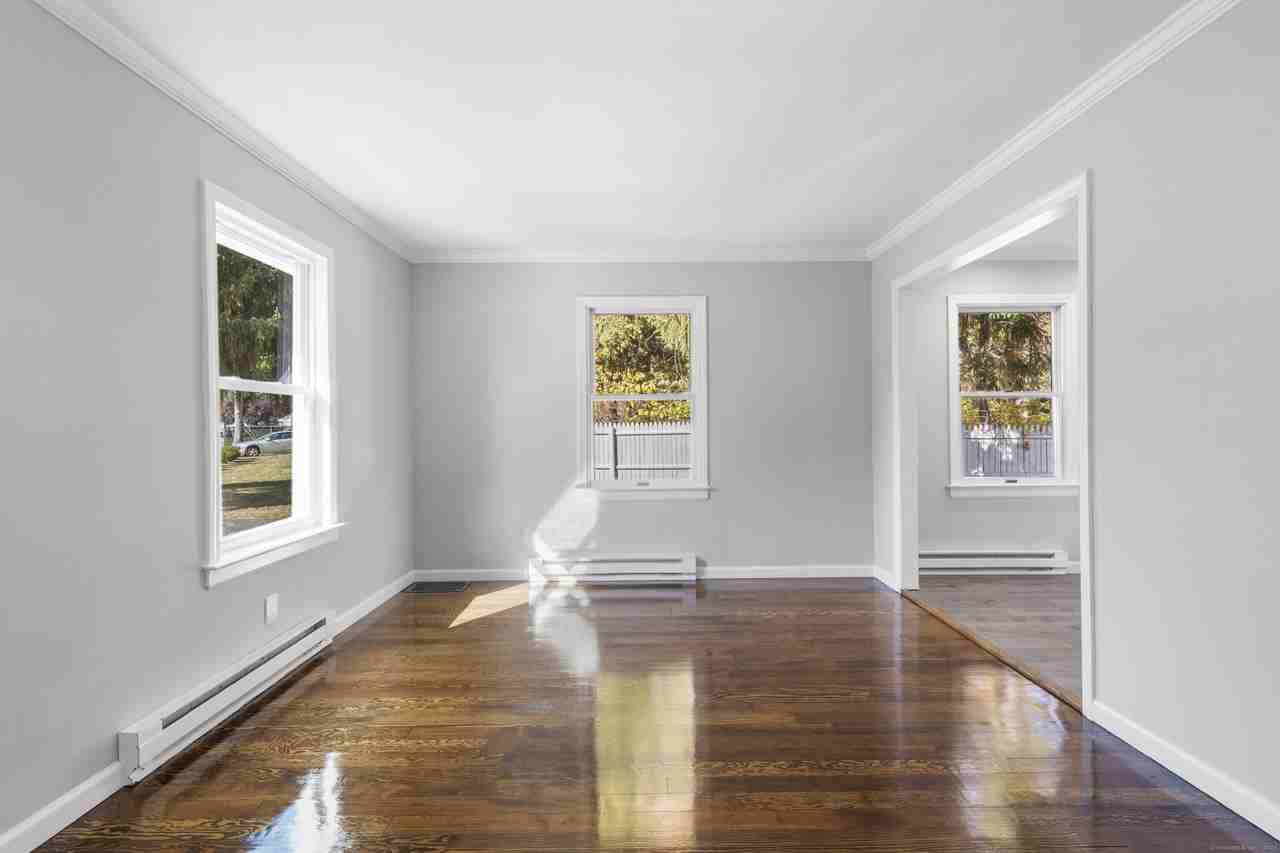 210 Handel Rd - Photo 6 of 23